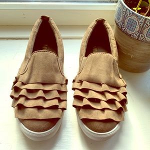 Mia size 8 Margaret slide ons